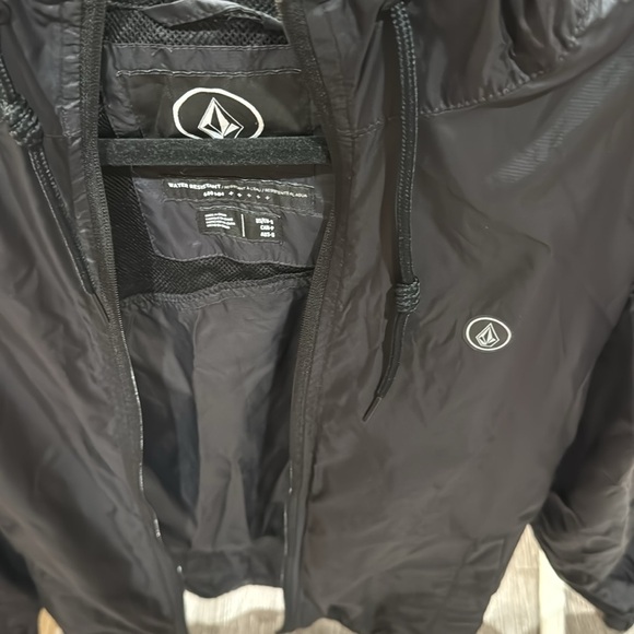 Volcom Wind Breaker - Picture 3 of 3